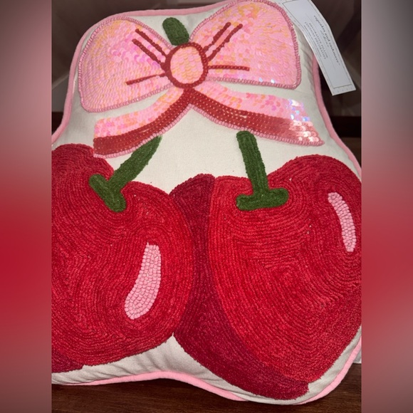 Super Cute Cupcakes and Cashmere Pink Bow Cherry Accents Pillow - NEW - Picture 10 of 16